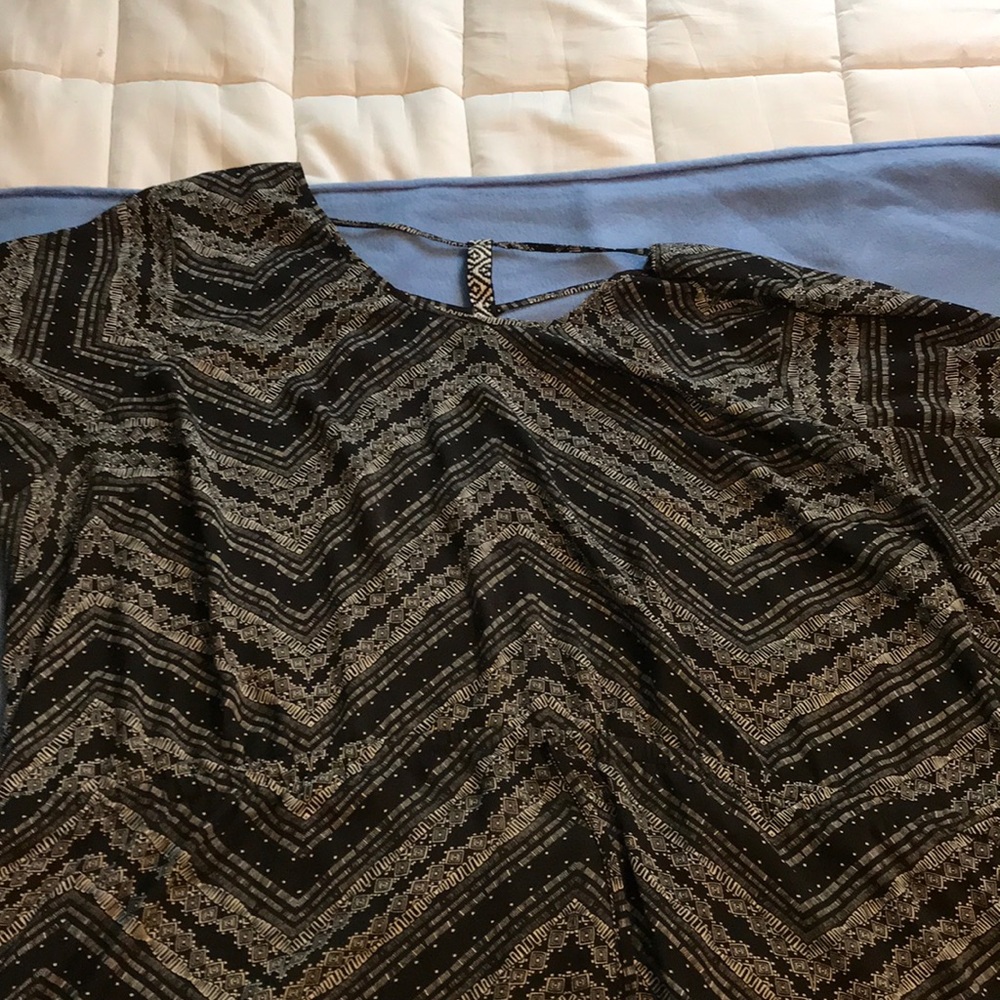 Maurice’s size 4 top